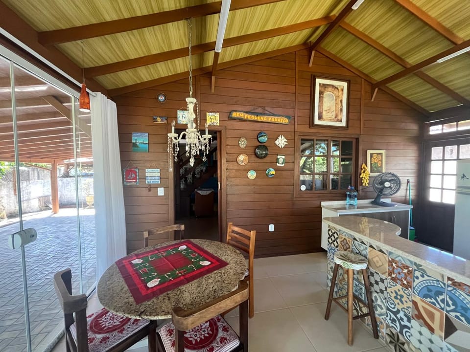 50m do Mar! Campeche Surf House House in Florianopolis