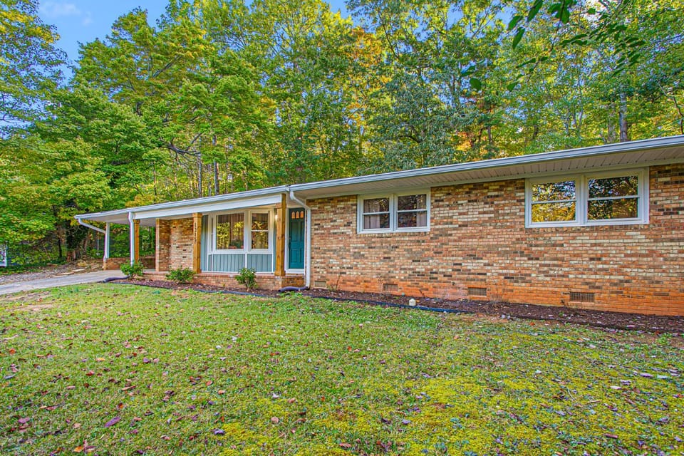 Zoo-Themed Family home near NC Zoo House in Asheboro