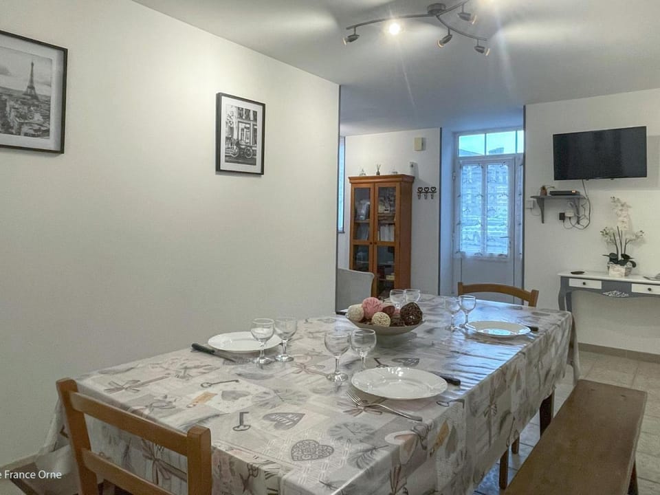 Charmante maison au cœur de Carrouges avec WIFI - FR-1-497-260 House in Normandy