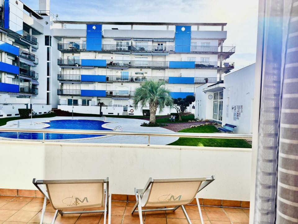 Encantador Bajo con Terraza Cerca Playa - ES-258-183 Apartment in Roses