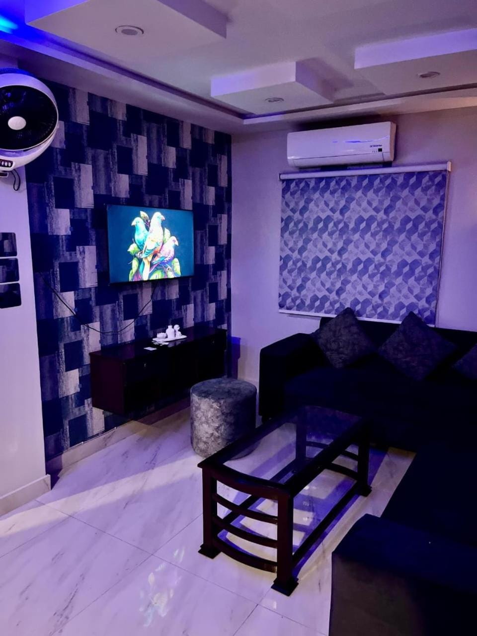 Property building, TV and multimedia, View (from property/room), Living room, air conditioner