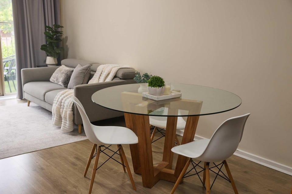 Templestowe Village - 2BR Parking Pet-Friendly Apartment in Melbourne