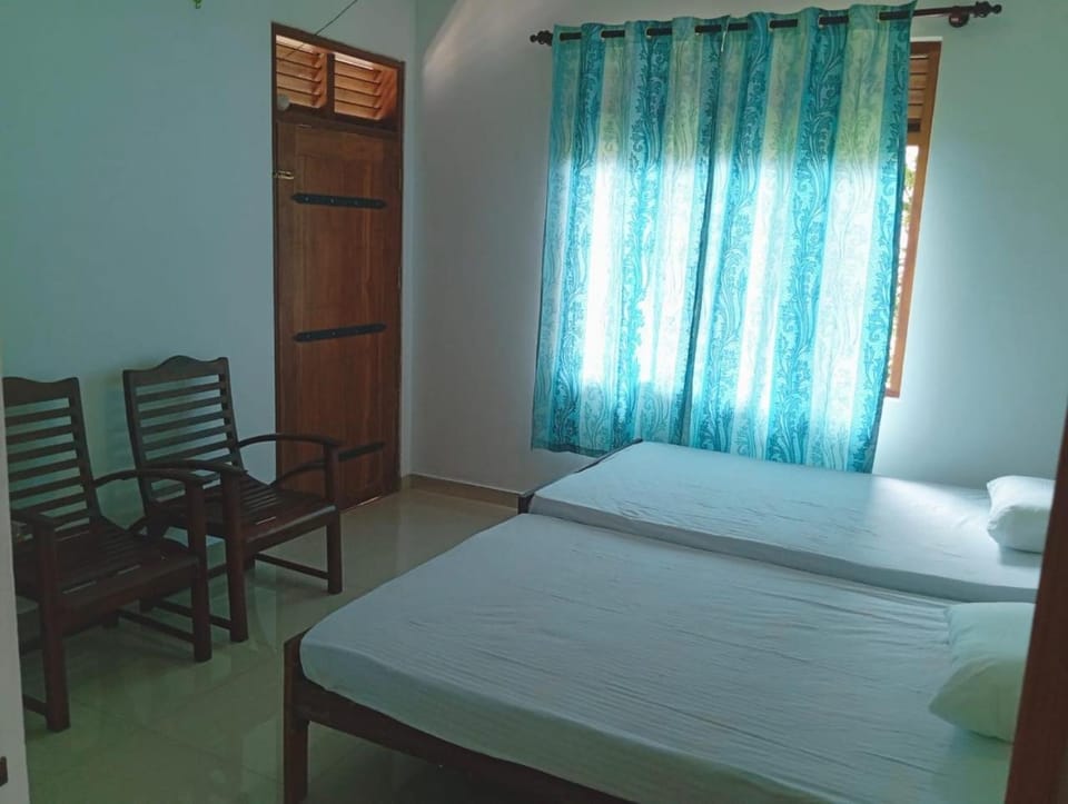 Suraji's Place Apartment in Kamburugamuwa