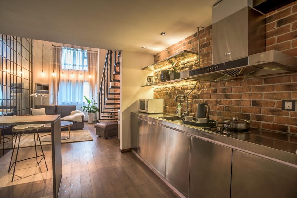 Coffee/tea facilities, Kitchen or kitchenette, Dining area