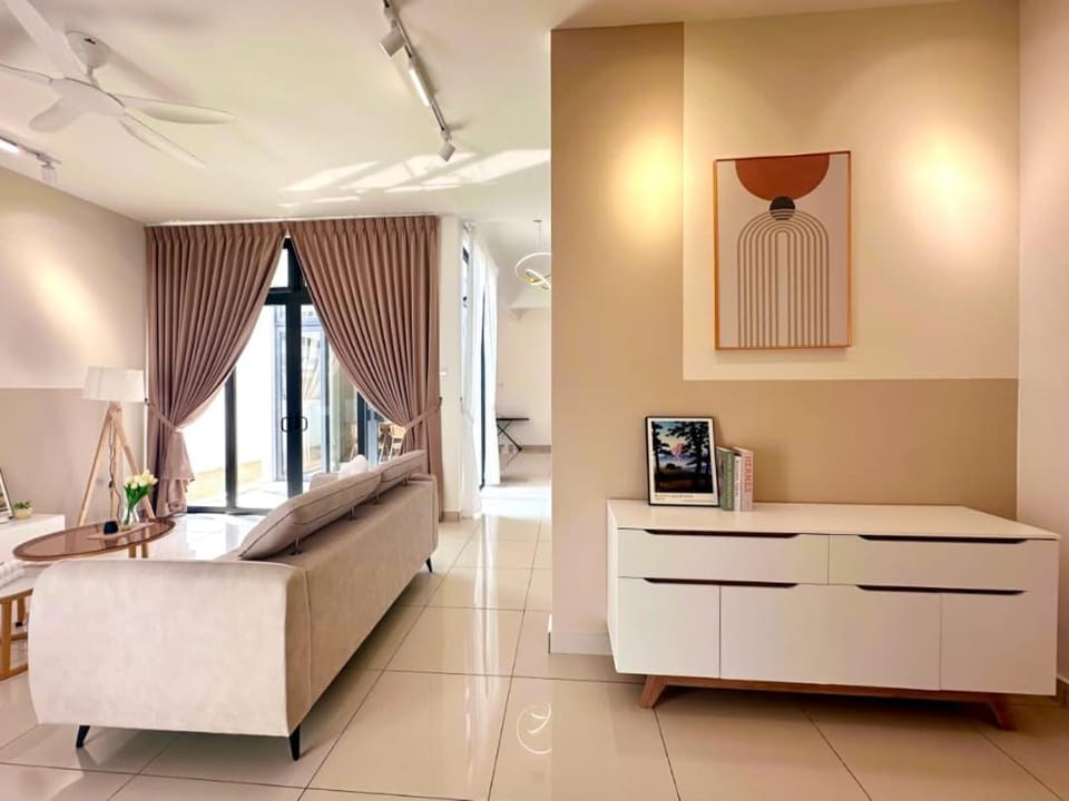 Modern Stylish 4BR Family House I Machang Bubuk House in Penang