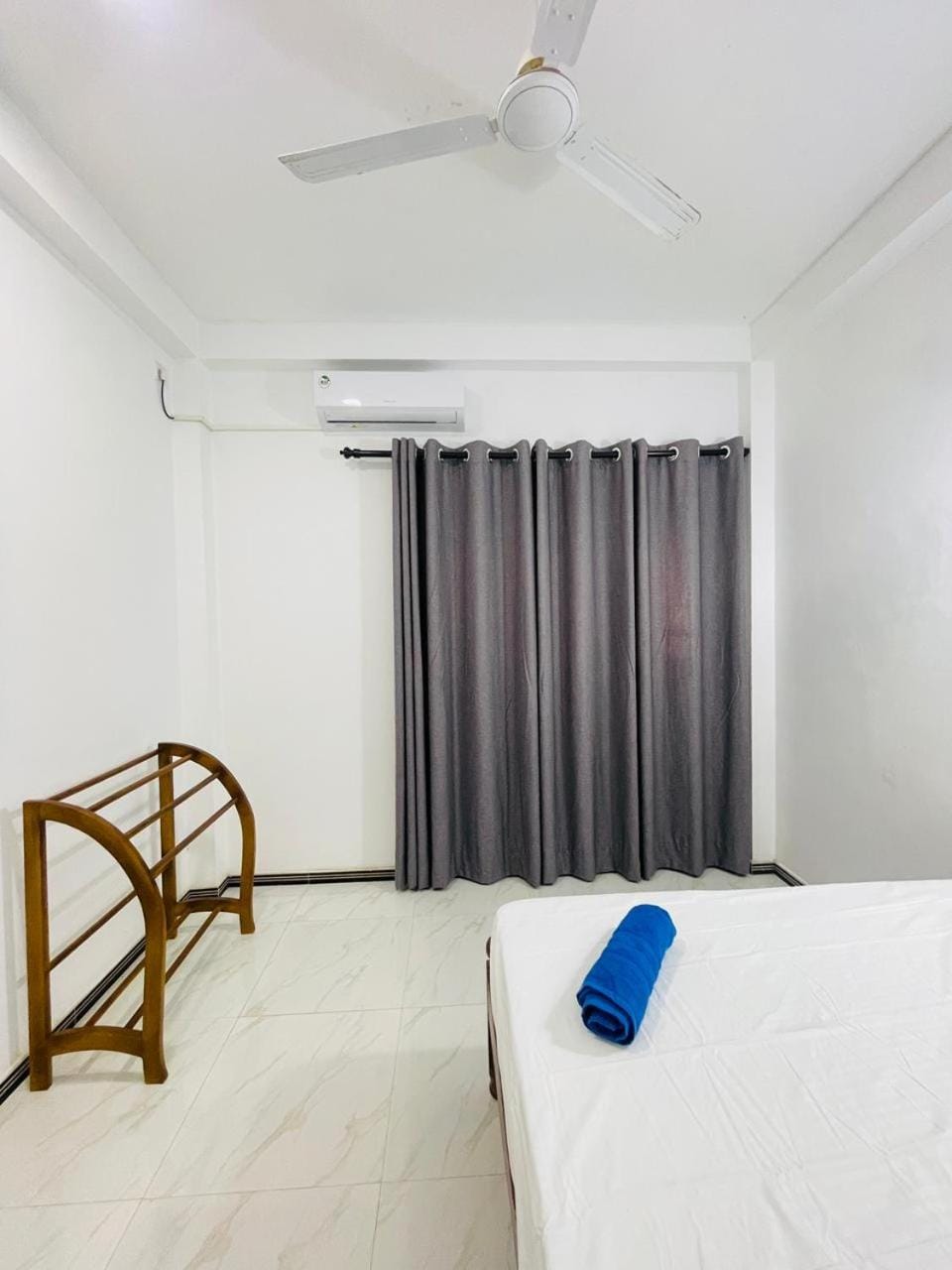 Bed, Bedroom, air conditioner