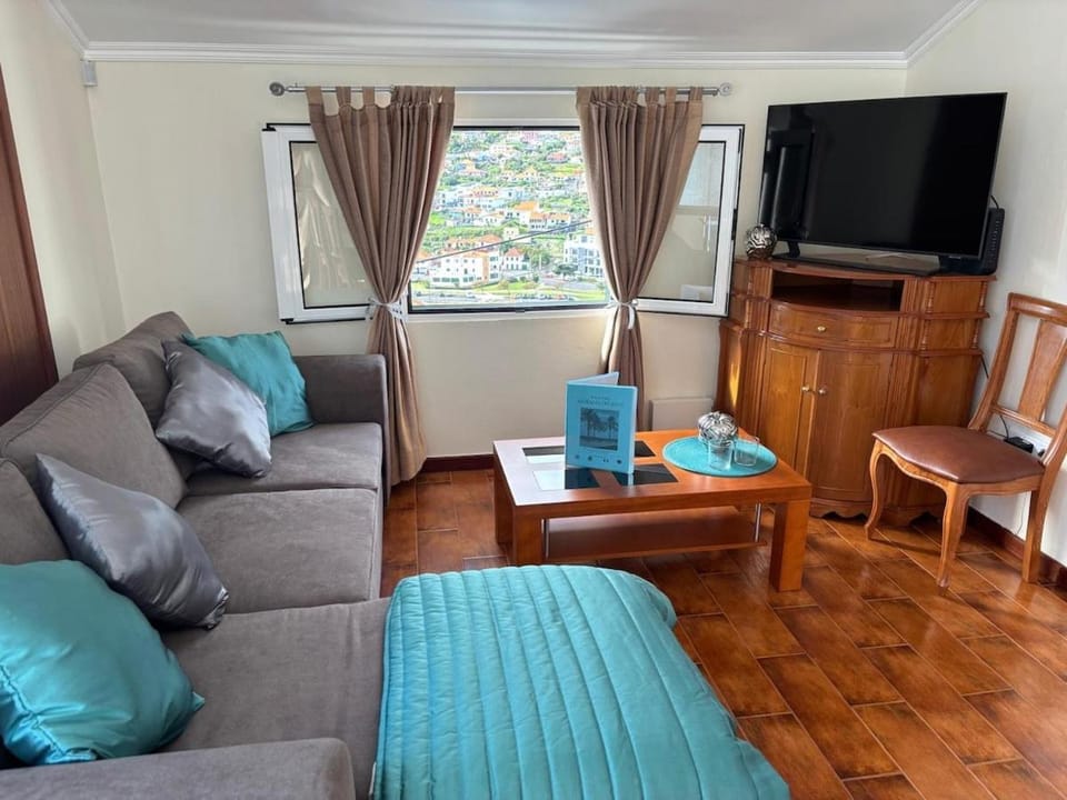 TV and multimedia, Living room, Seating area, internet