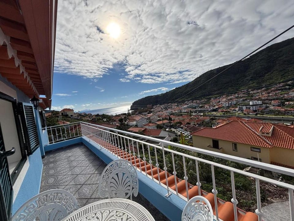 Day, Natural landscape, View (from property/room), Balcony/Terrace, Mountain view