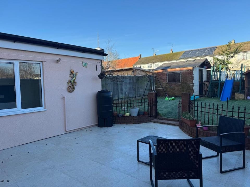 The Teal House - Sleeps 6 Apartment in Taunton