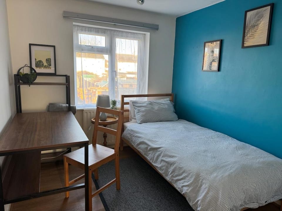 The Teal House - Sleeps 6 Apartment in Taunton