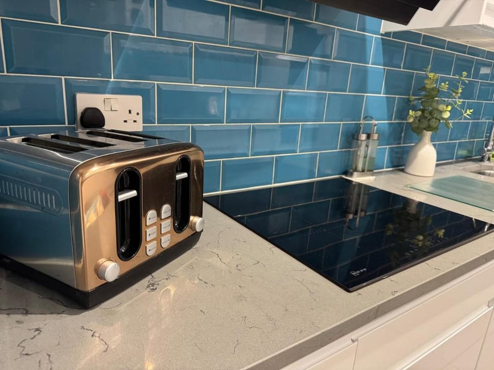 The Teal House - Sleeps 6 Apartment in Taunton