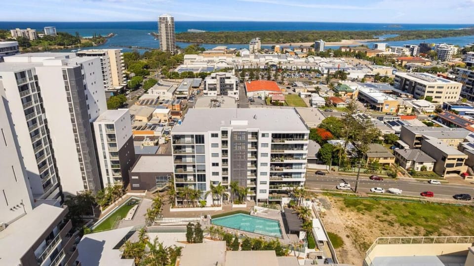 Neighbourhood, Bird's eye view, Swimming pool, Location