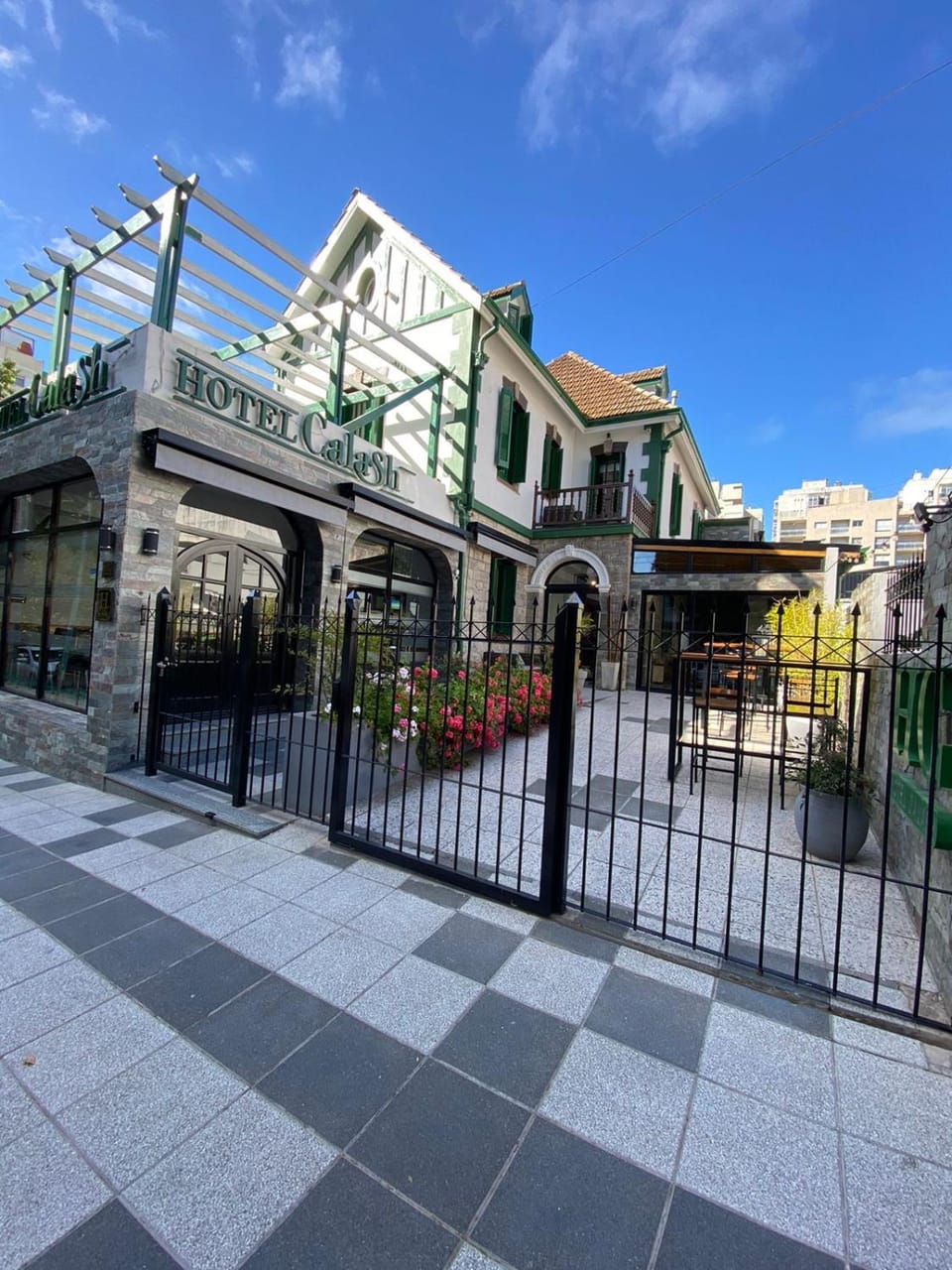 Property building, Day