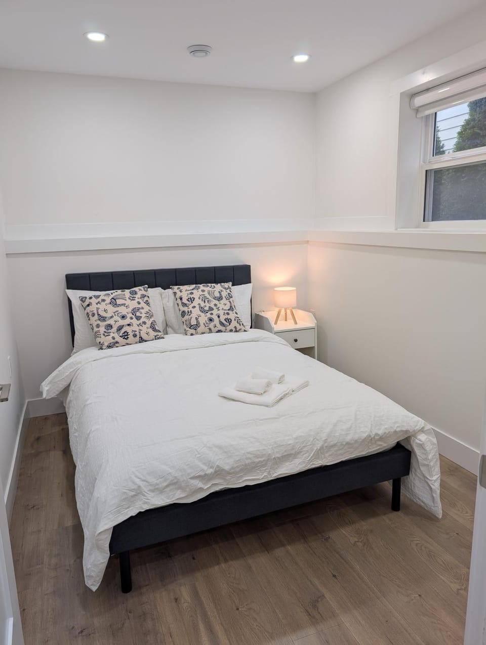 Modern 2BR Suite Steps to SkyTrain Bed and Breakfast in Vancouver