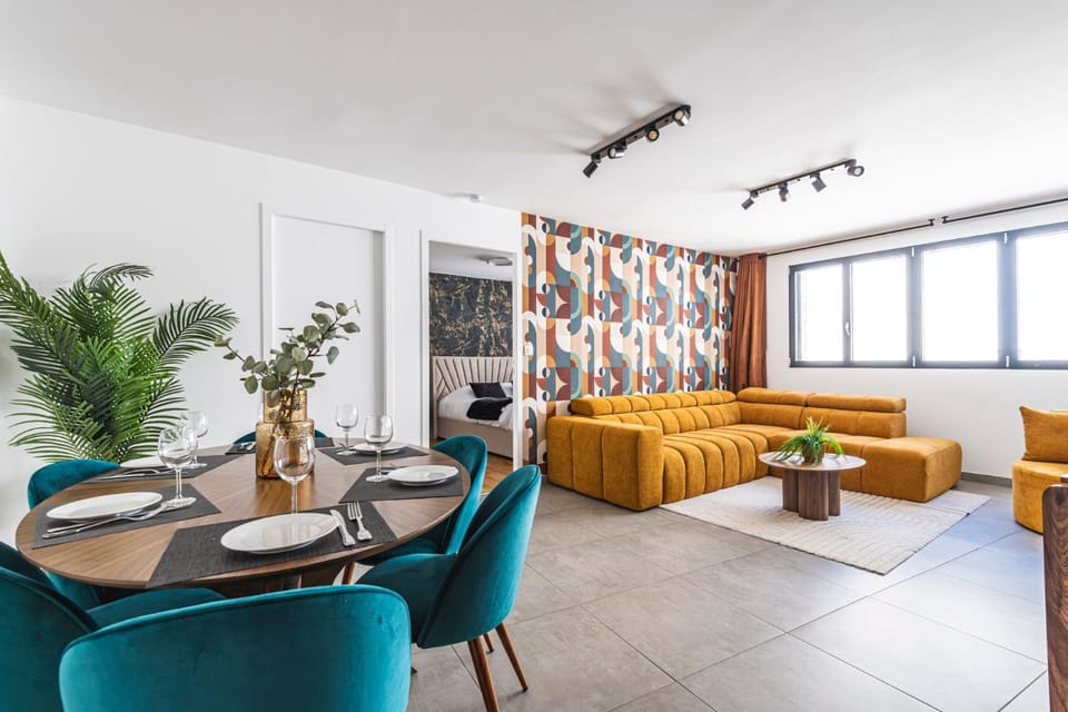 Living room, Dining area