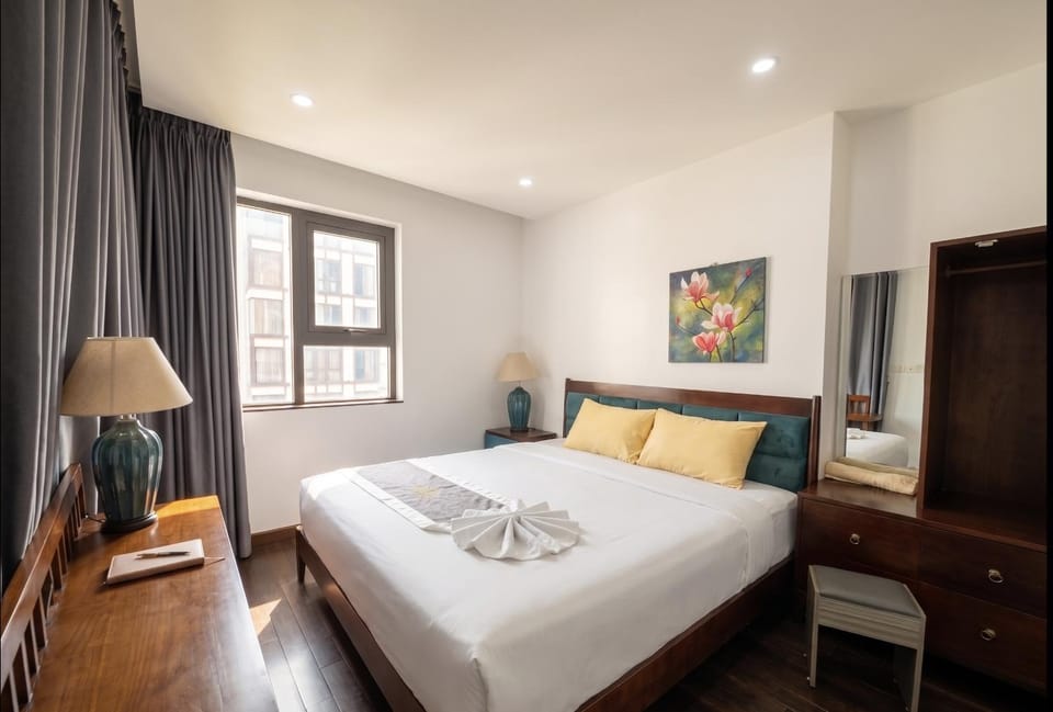 1 Bedroom with 2 more beds, 1 min walk to Beach Apartment in Da Nang