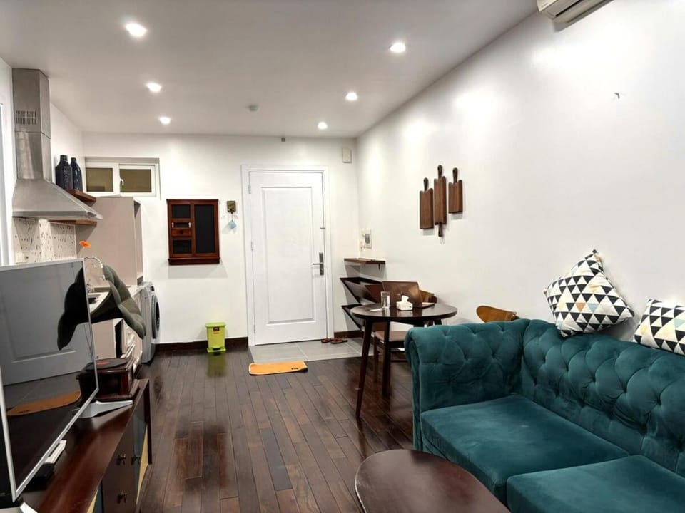 1 Bedroom with 2 more beds, 1 min walk to Beach Apartment in Da Nang