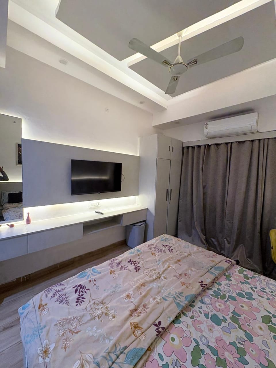 Comfy stay home Apartment in Uttar Pradesh