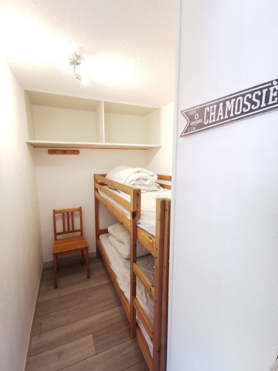 Photo of the whole room, Bedroom, bunk bed