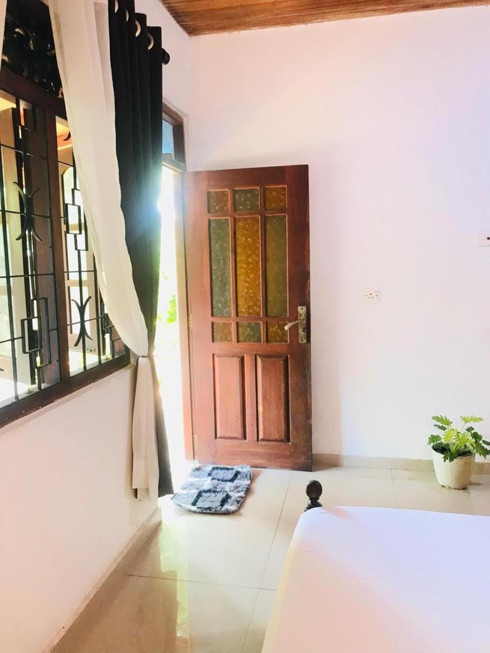 Makai Holiday Inn Bed and Breakfast in Hikkaduwa