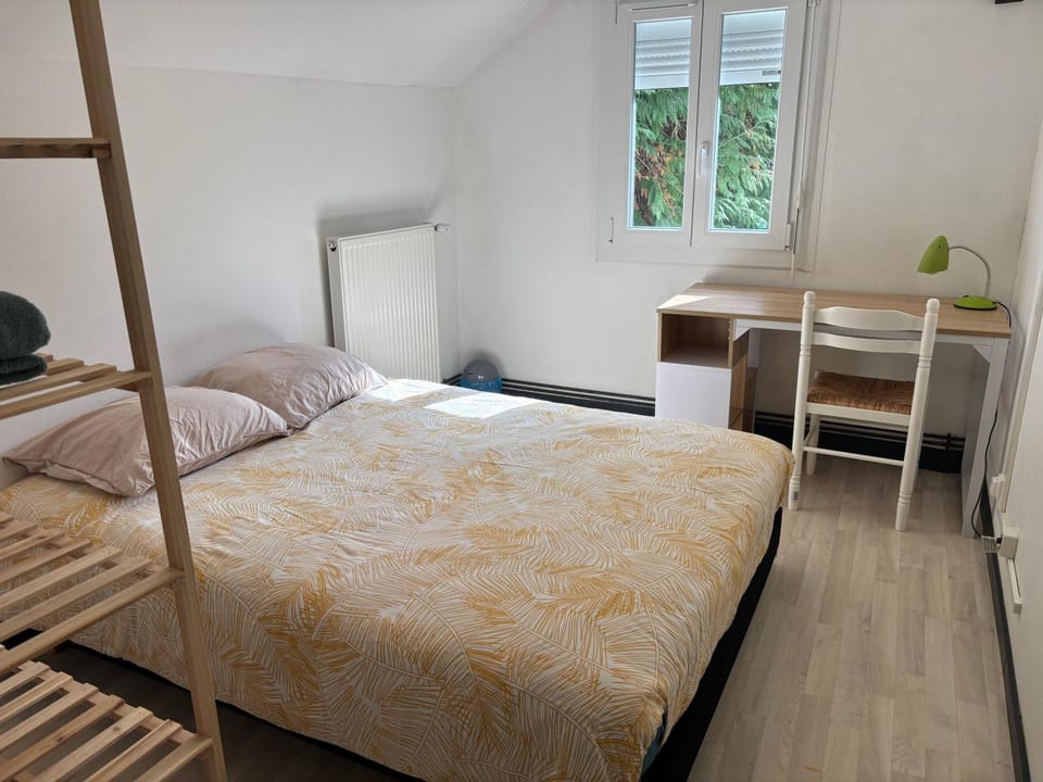 Bed, Bedroom