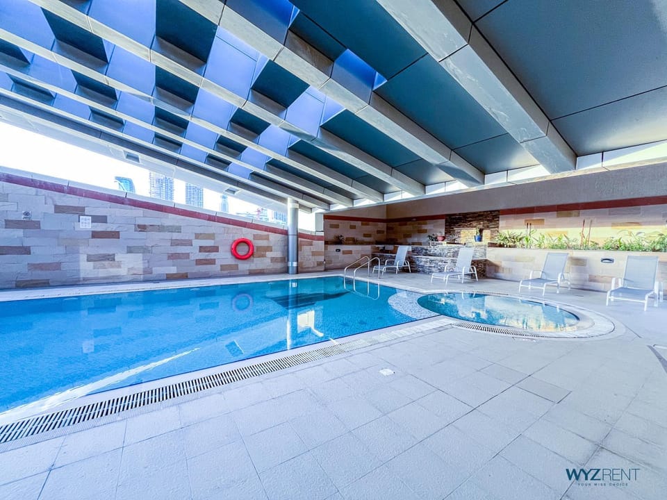 Day, Swimming pool, sunbed