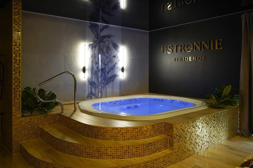Hot Tub, Hot Tub