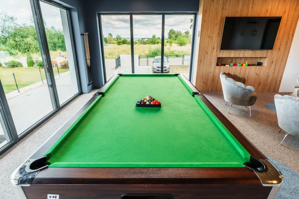 Communal lounge/ TV room, Billiard, Game Room, Evening entertainment