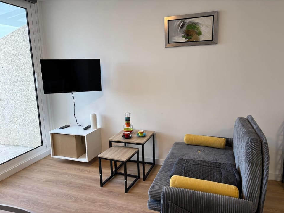 TV and multimedia, Living room, Seating area