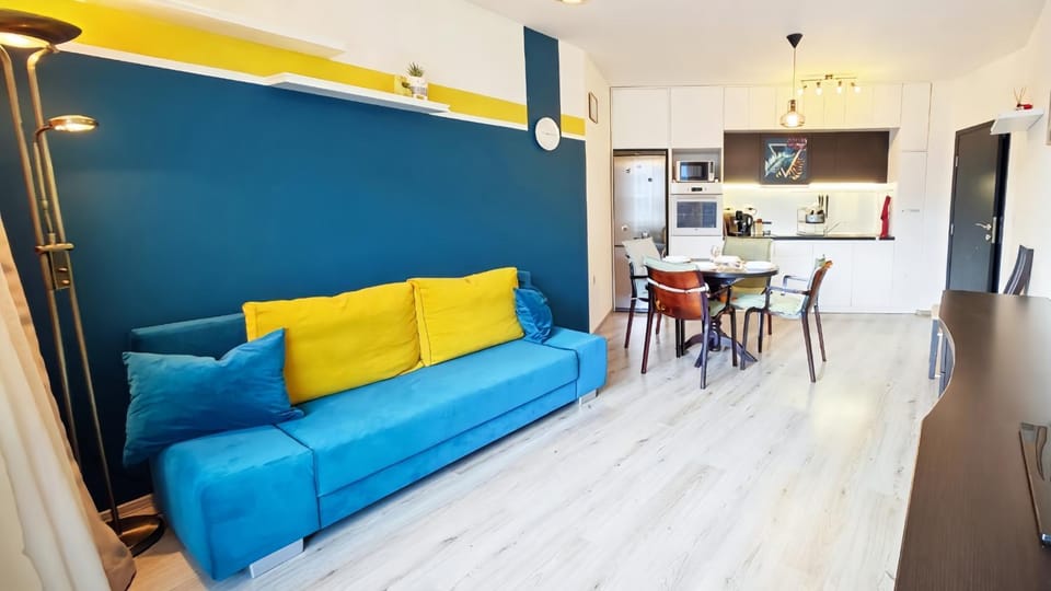 TV and multimedia, Kitchen or kitchenette, Living room, Seating area, Dining area, oven, pet friendly, stove