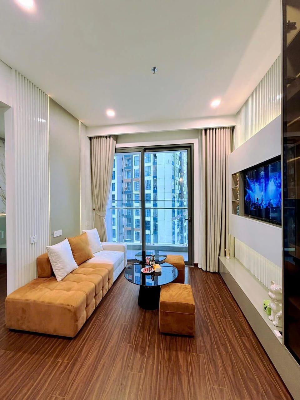 TV and multimedia, Seating area