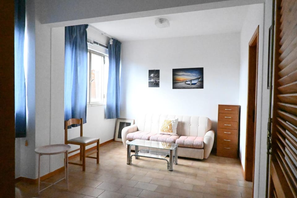 M451 - Marcelli, luminoso quadrilocale con posto auto Apartment in Marcelli