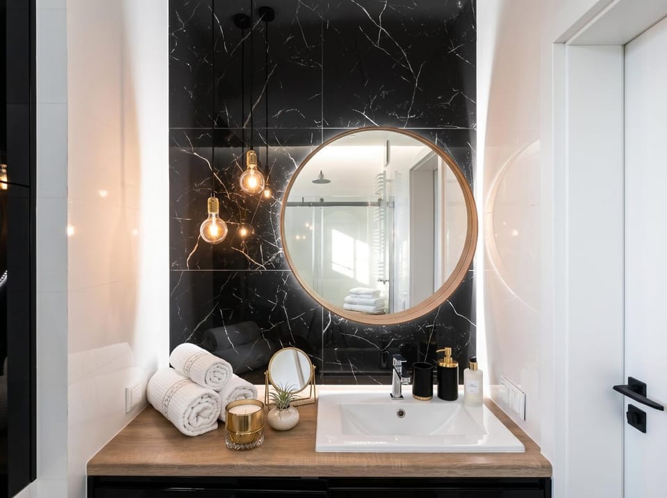 Bathroom, towels