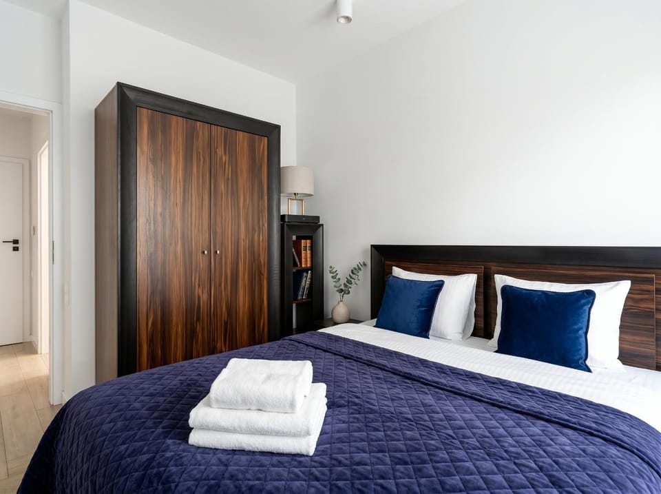 Bed, Photo of the whole room, Bedroom, towels, wardrobe