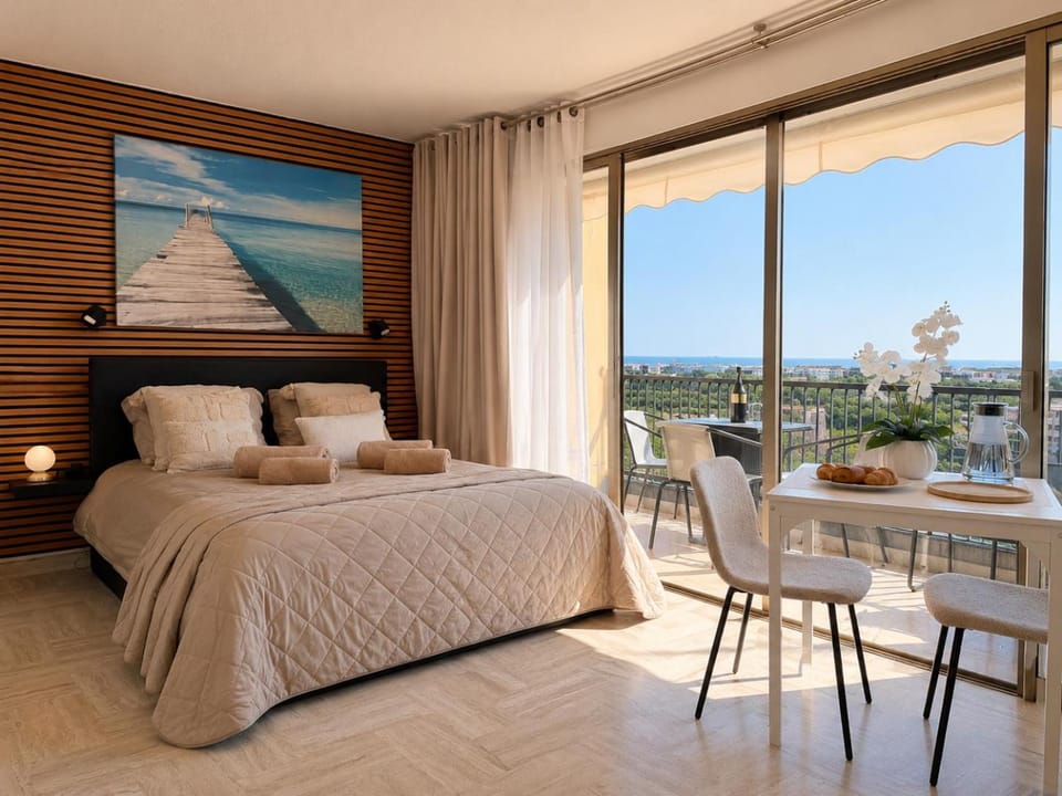 Bed, View (from property/room), Living room, Dining area, Bedroom