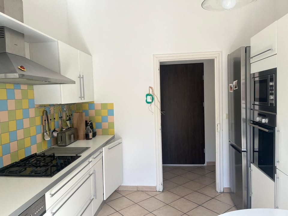 MCC House, cozy accommodation with terrace and BBQ House in Occitanie