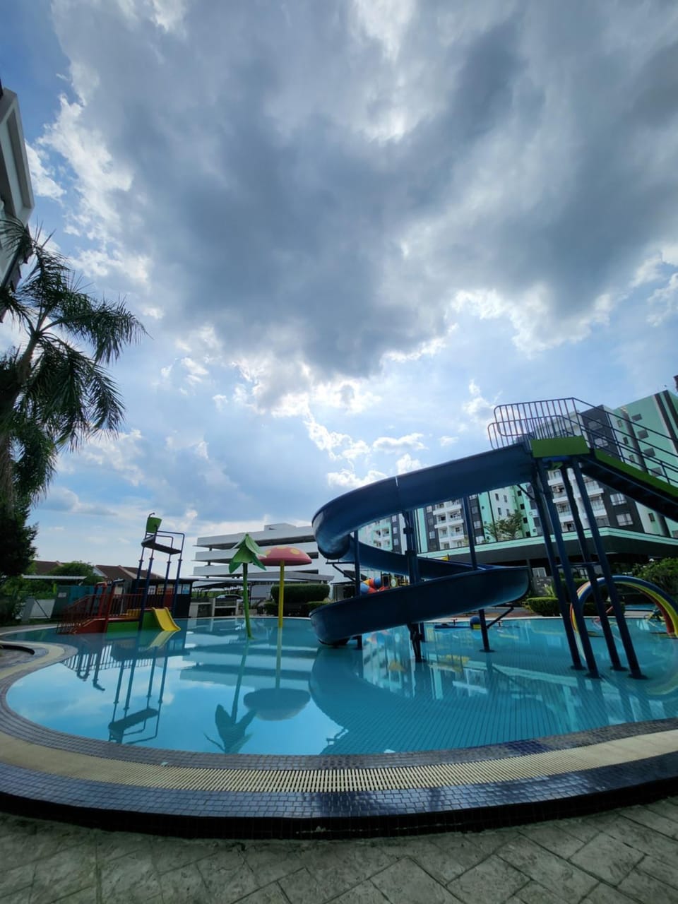 Swimming pool