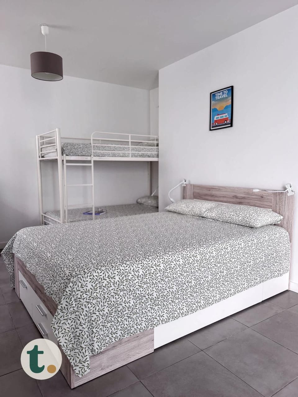 Bed, Photo of the whole room, Bedroom, bunk bed