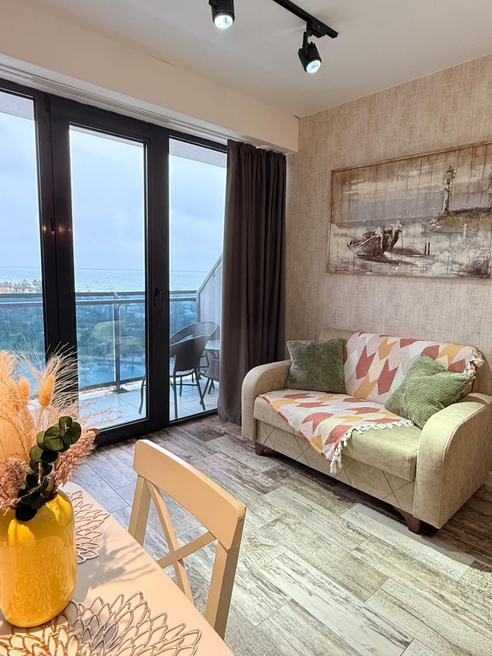 Pearl of beach, 6 floor Apartment in Batumi