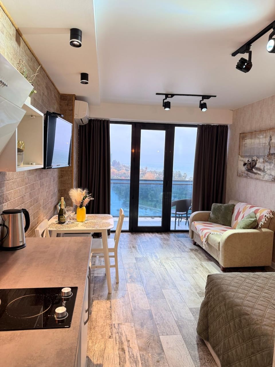 Pearl of beach, 6 floor Apartment in Batumi
