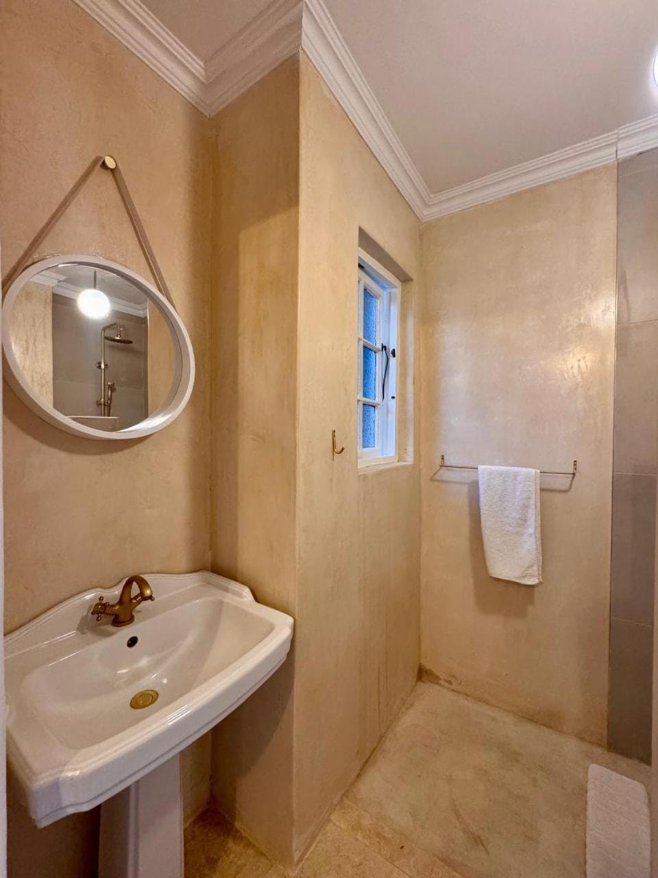 Shower, Bathroom, towels