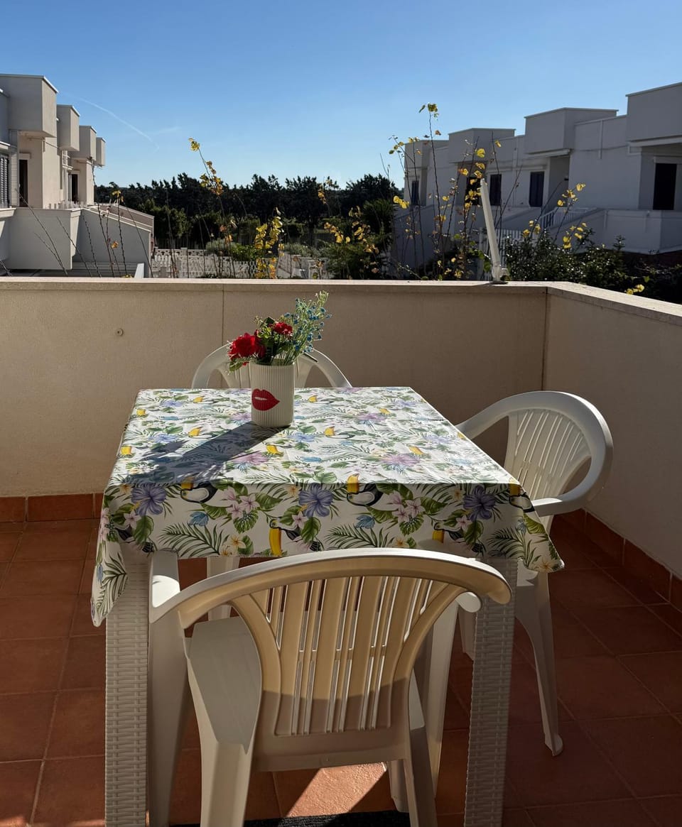 Day, View (from property/room), Balcony/Terrace, Dining area