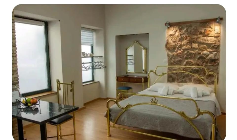 Neoclassic Rooms Apartment in Athens