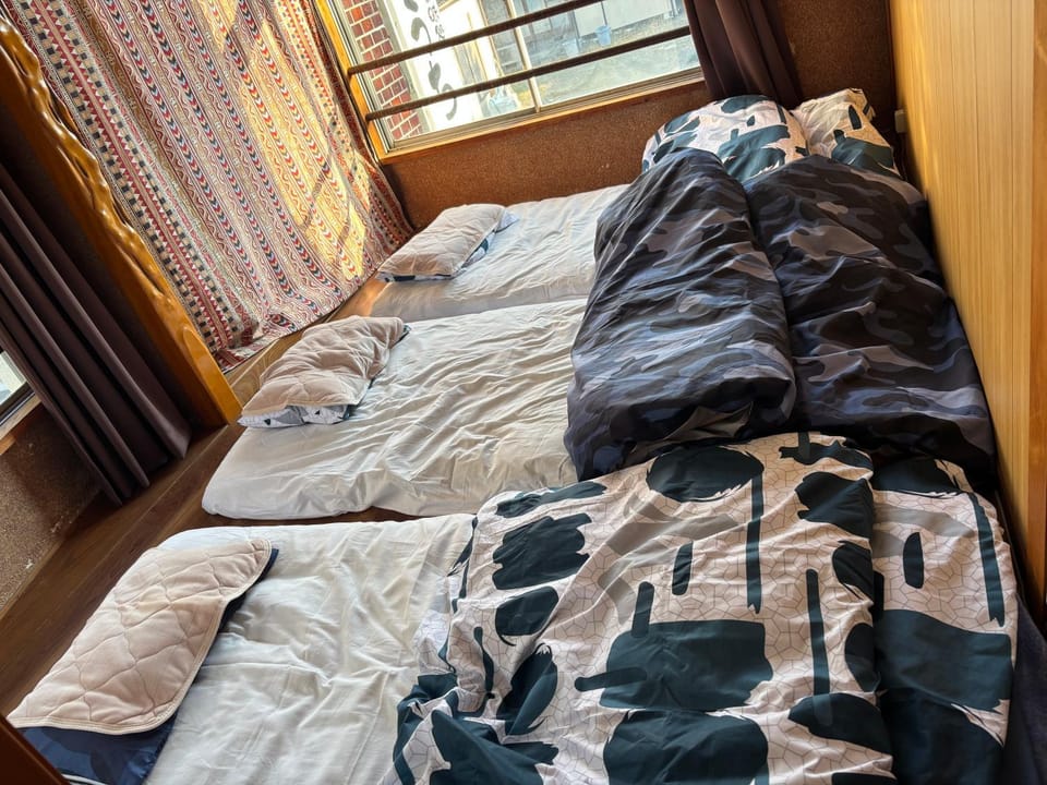 塩浜駅前店おうち二階 Bed and Breakfast in Japan