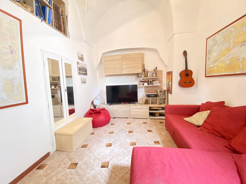 Communal lounge/ TV room, Living room, Seating area
