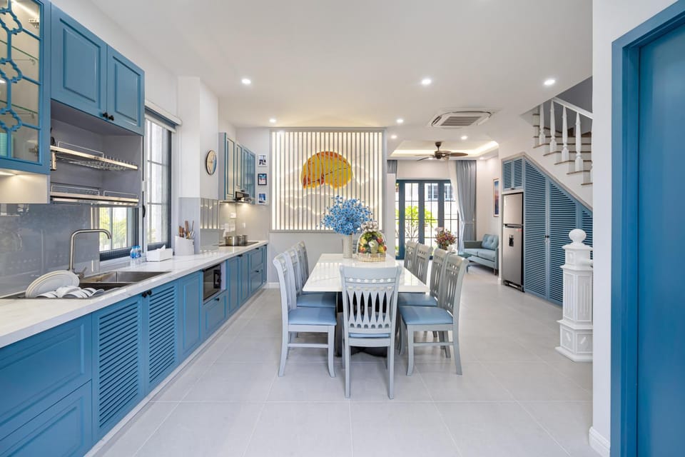 Communal kitchen, kitchen