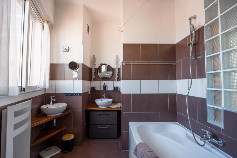 Shower, Bathroom, towels