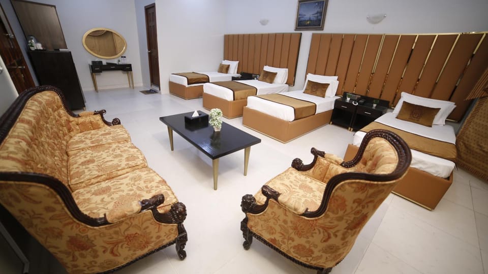 Four Squares by WIH Bed and Breakfast in Karachi