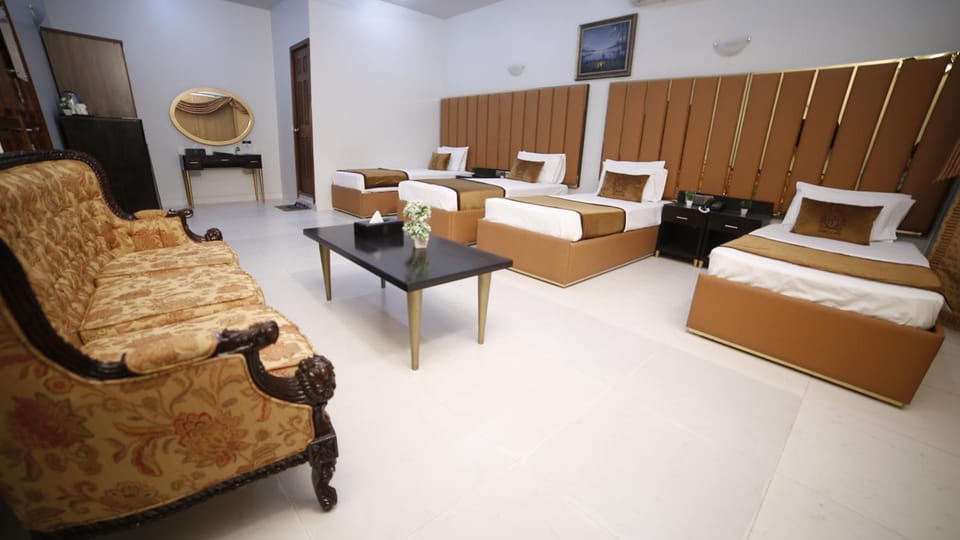 Four Squares by WIH Bed and Breakfast in Karachi
