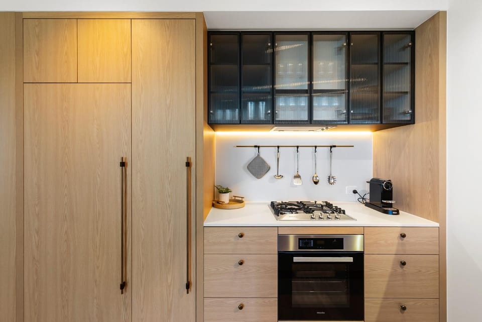 Queensbridge Luxury Living, Heated Pool, Gym, Sauna, Steam, Bar Next to Crown Apartment in Southbank